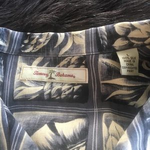Men’s short sleeve Tommy Bahama.